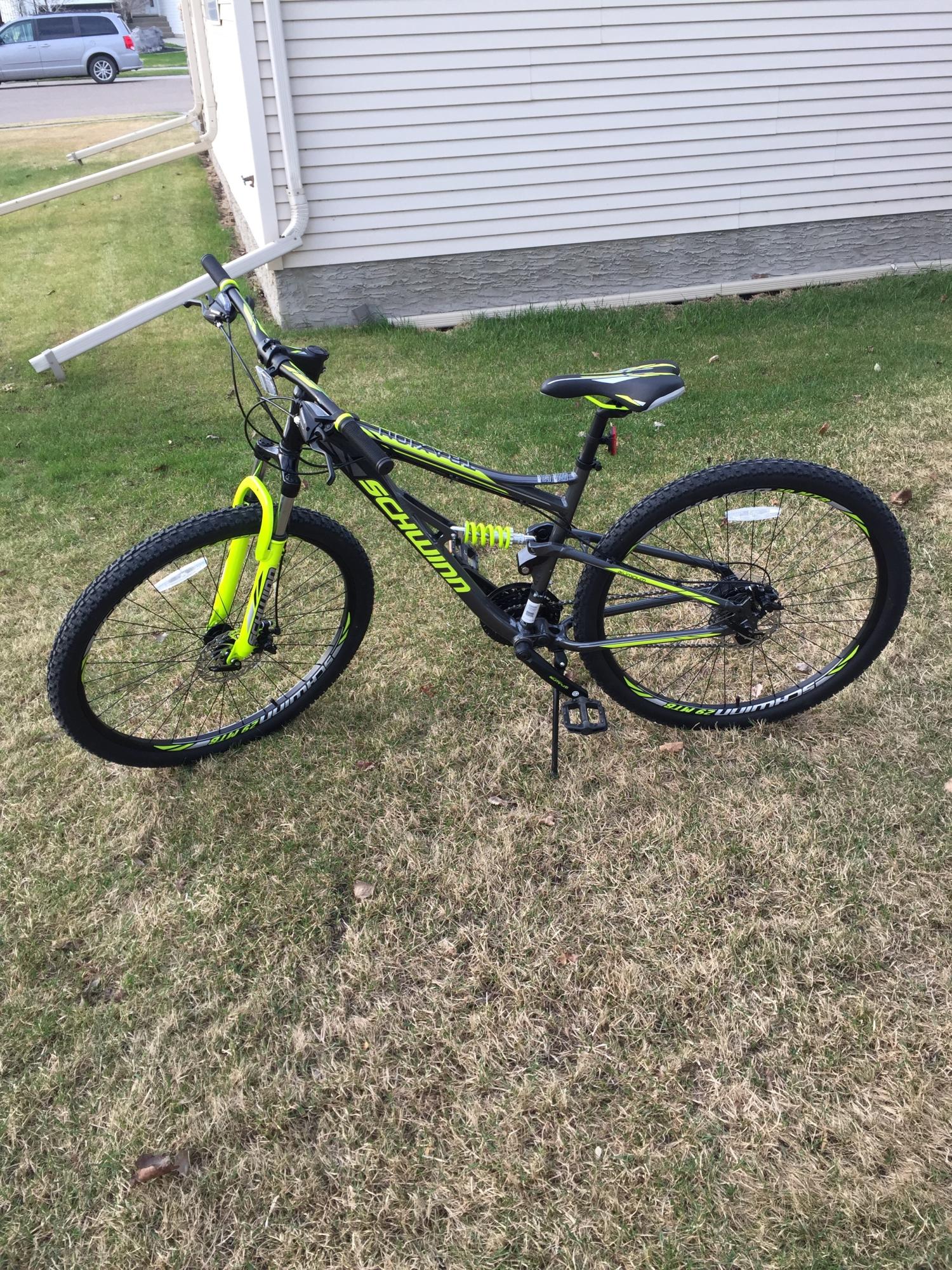 2020 Schwinn Traxion Silver, gray or bare metal