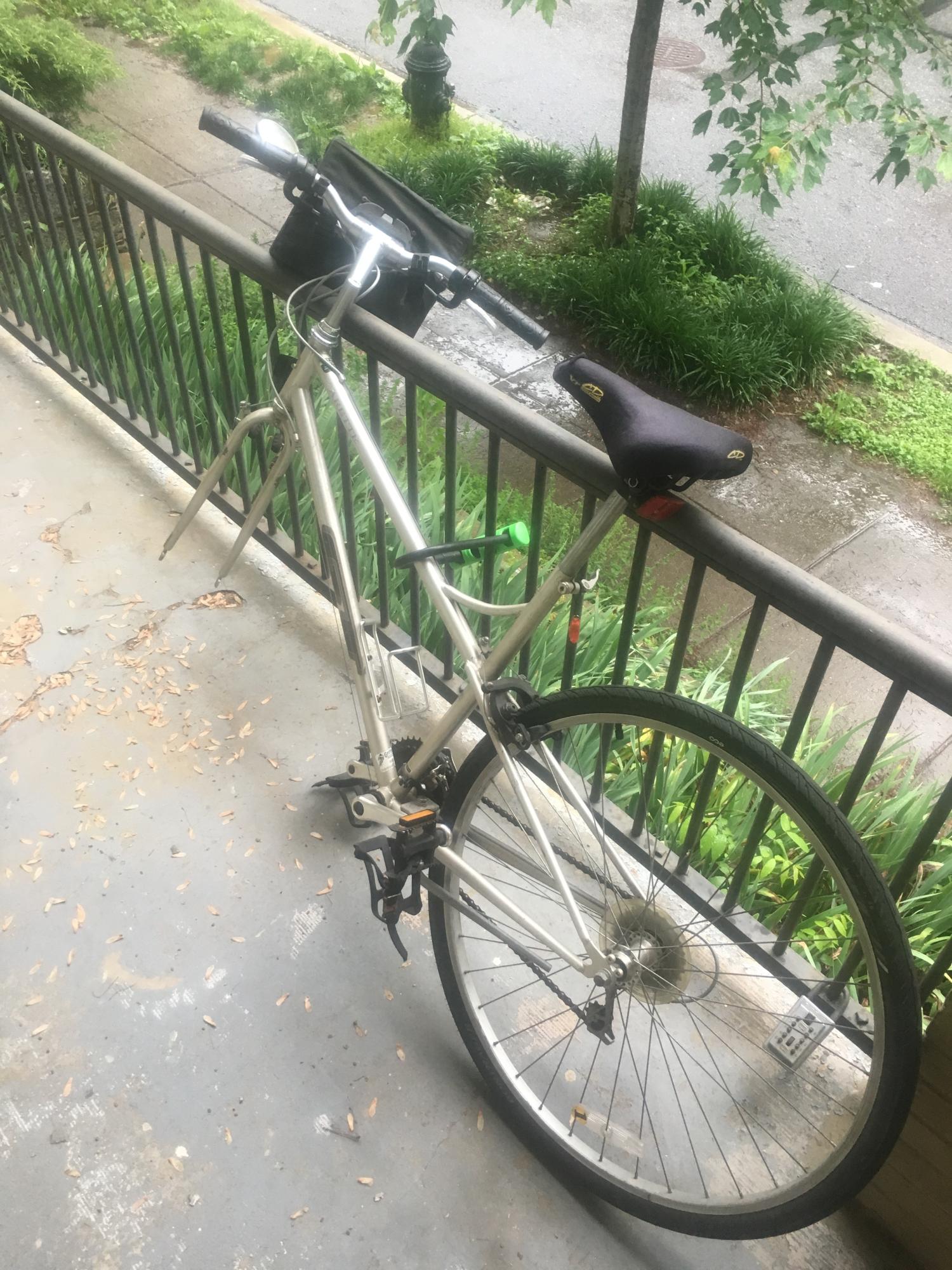 GT Bicycles Arette Silver or Gray