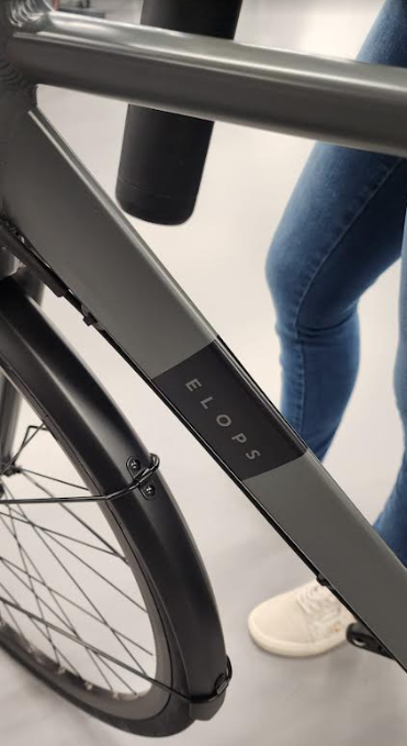 2024 Decathlon 2023 Silver, gray or bare metal and Green