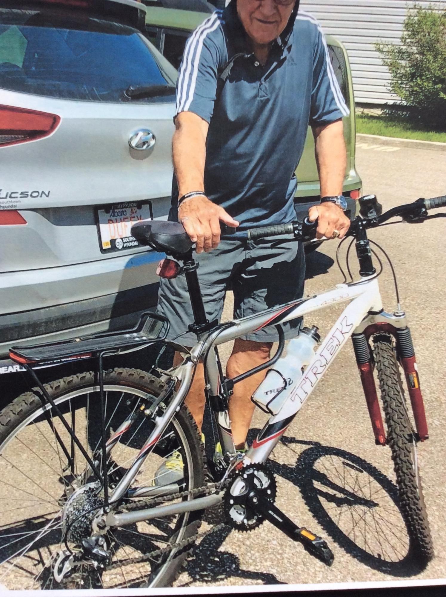 2002 Trek M B 18 4300 WH Trek MTB White and Red