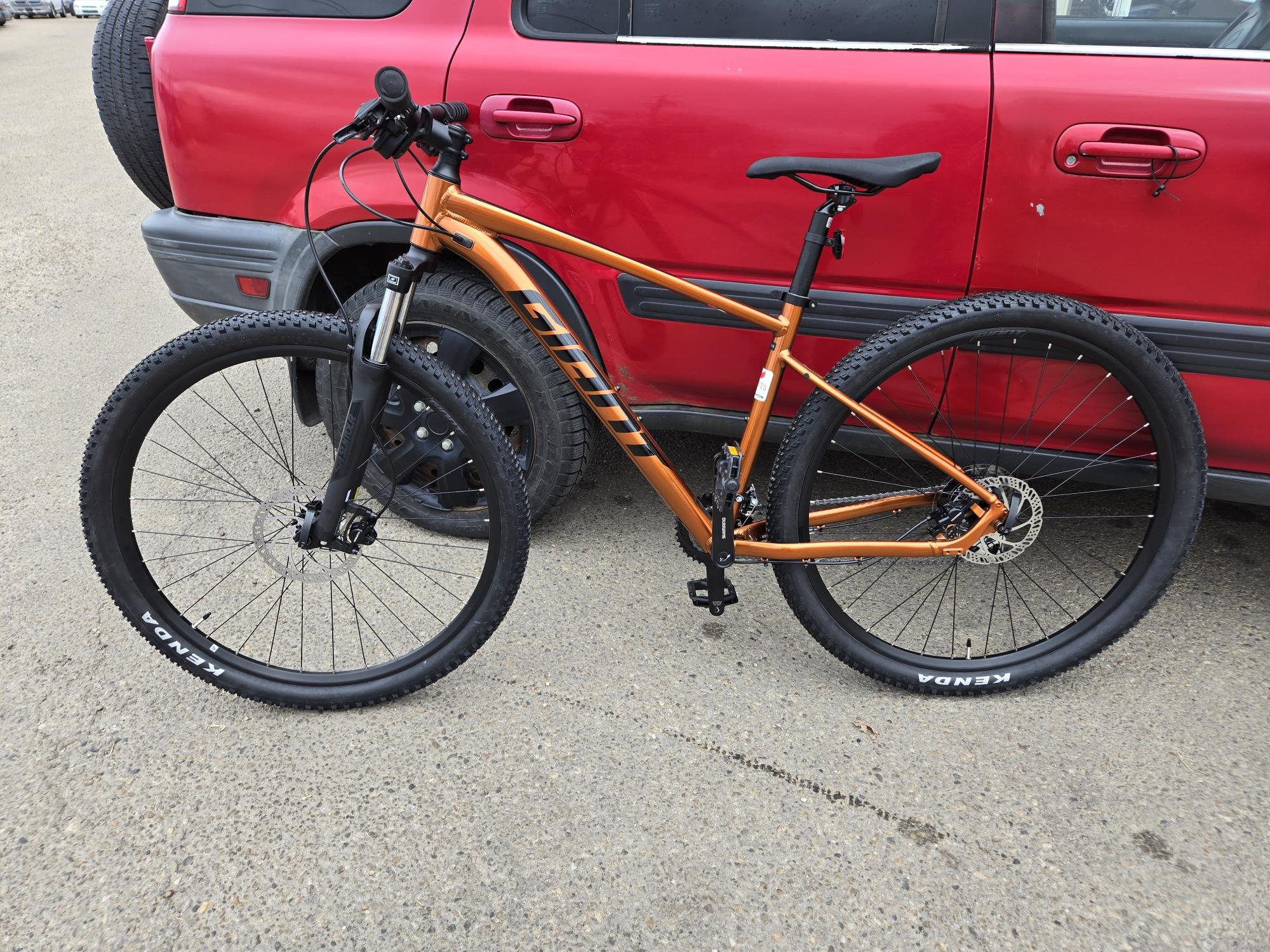 2024 Giant Talon 3 29 Trail Hardtail Mountain Bi... Orange