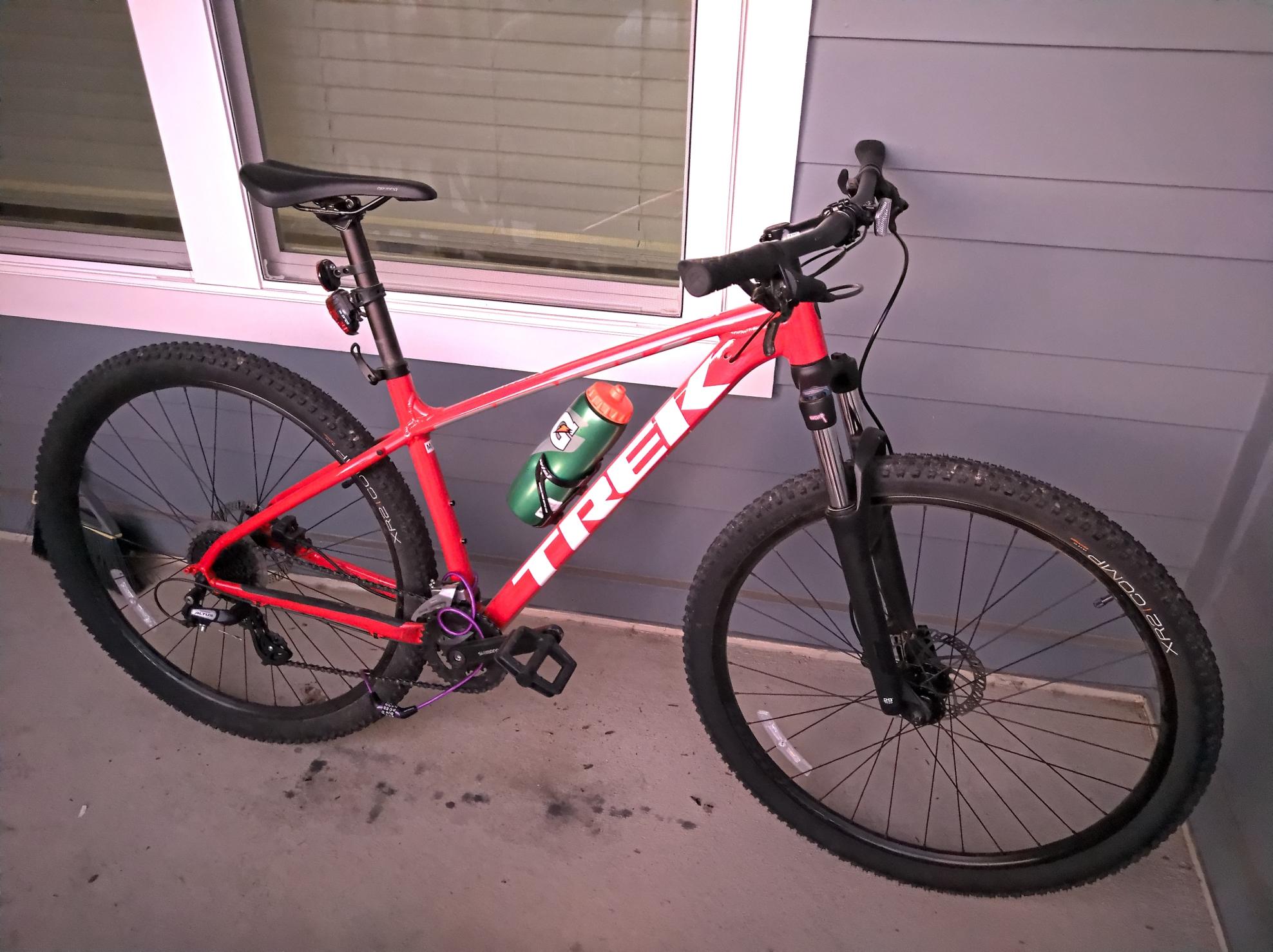 2021 Trek Marlin 5 M/L Red