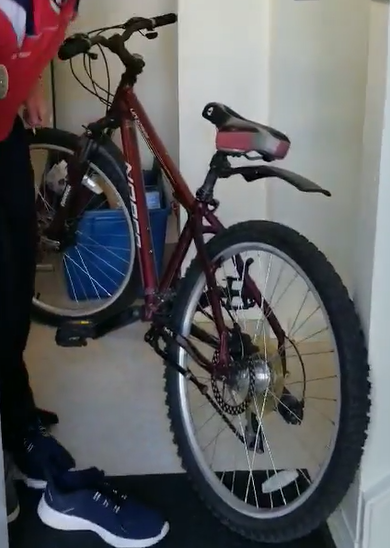 N/A N/A Black and Red