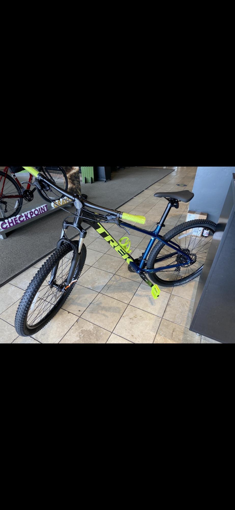 2020 Trek Marlin 5 Green