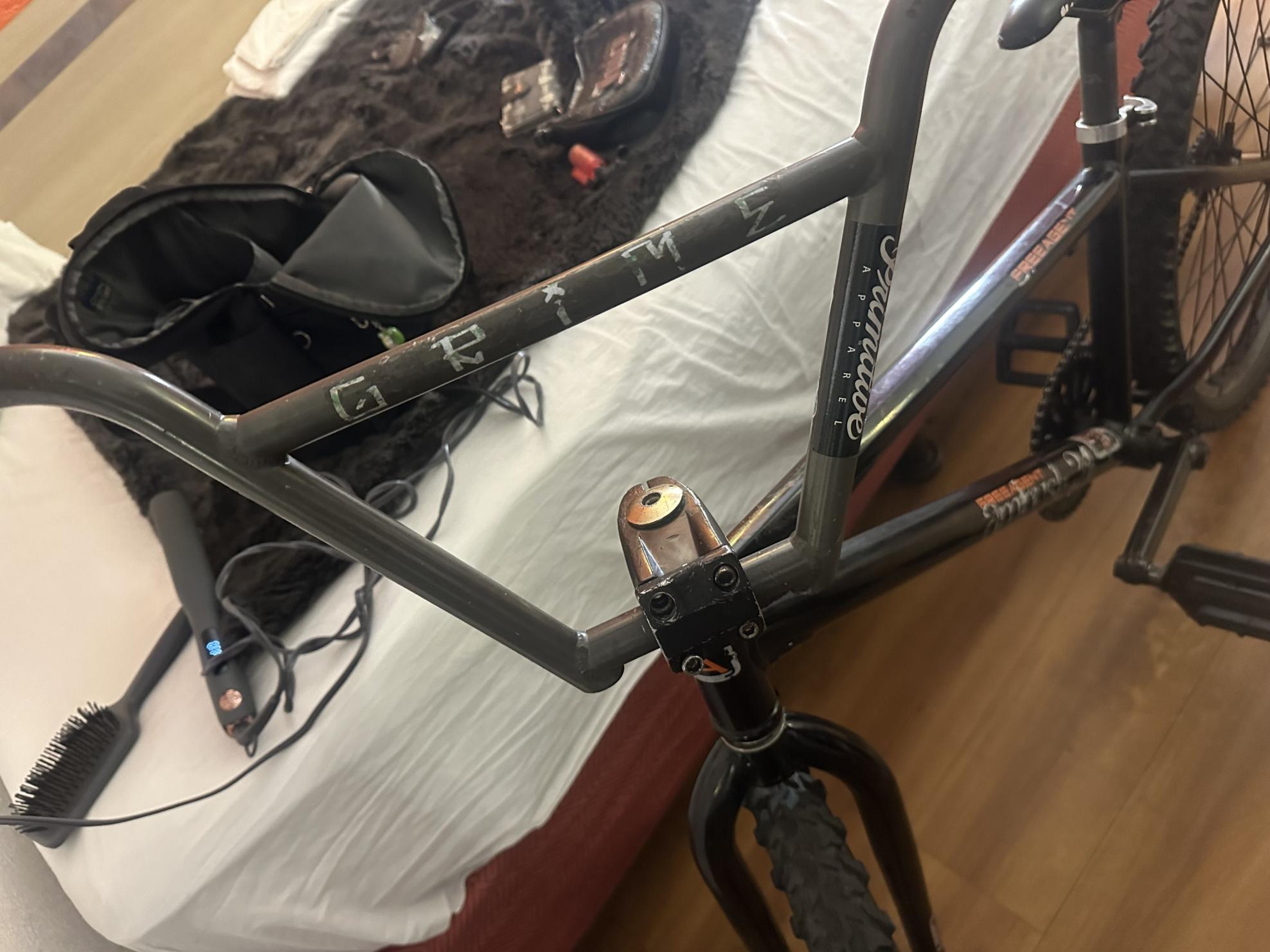 Free Agent Ambush 24 Black, White, and Orange