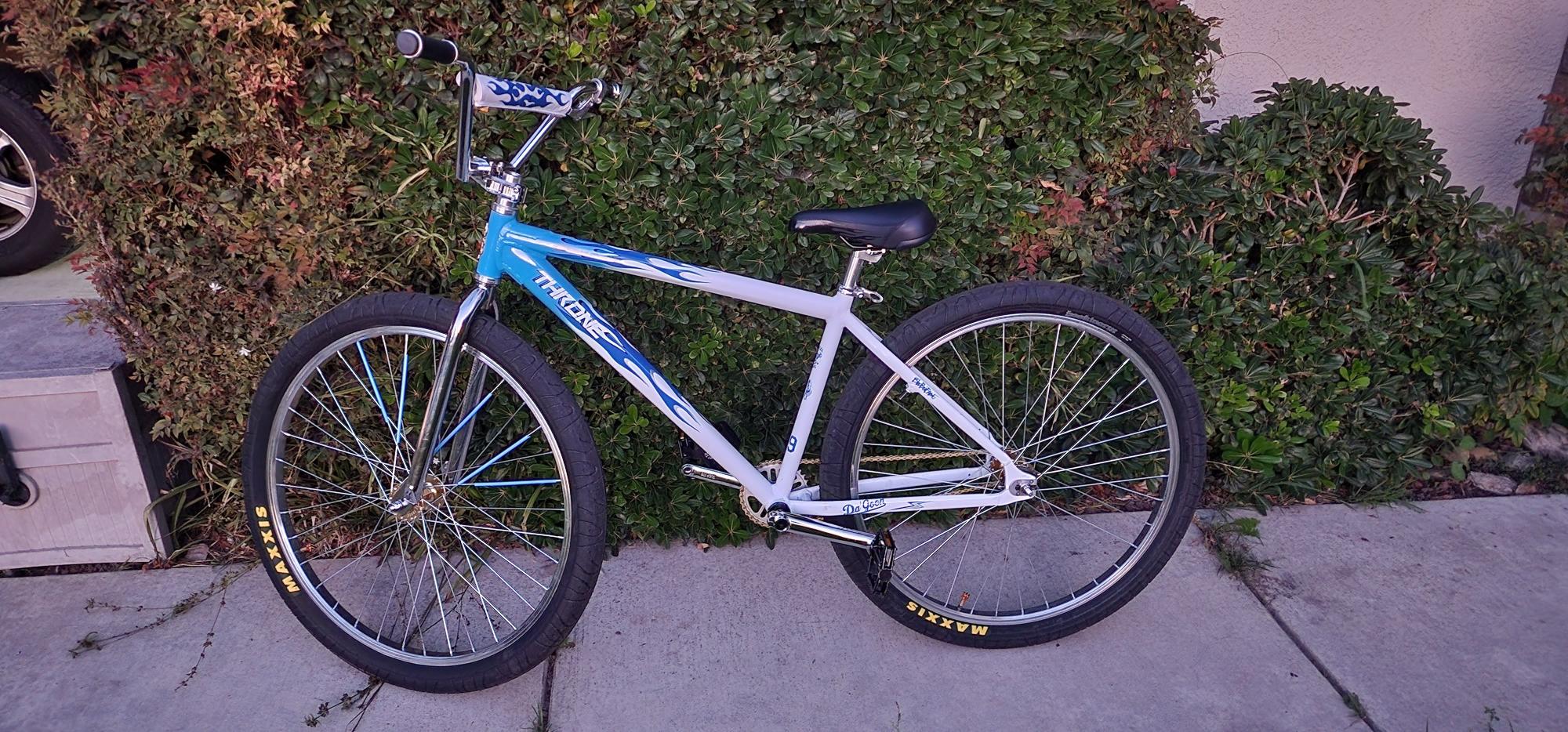 2022 Throne Cycles Goon White and Blue