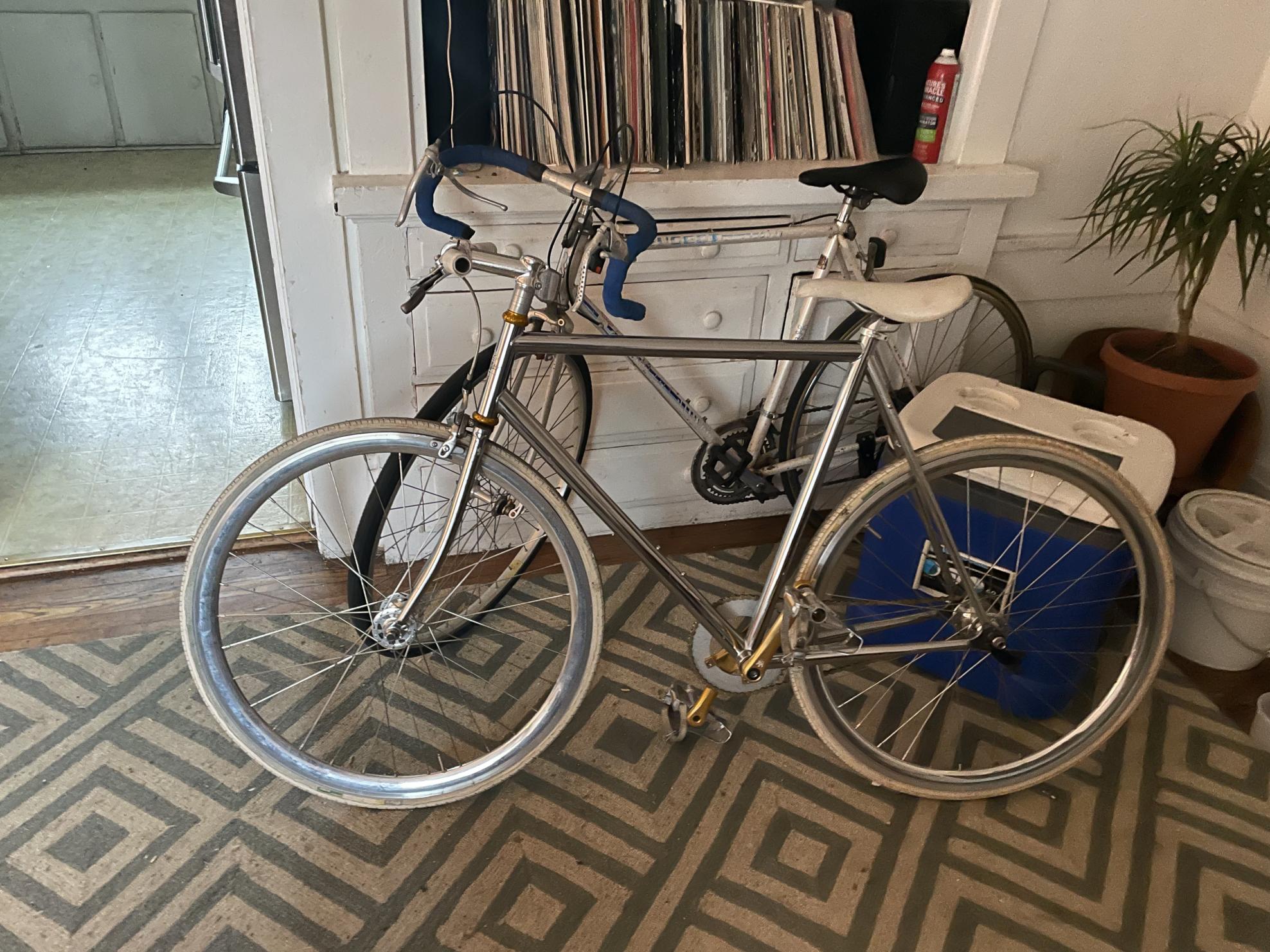 Mercier Silver, gray or bare metal