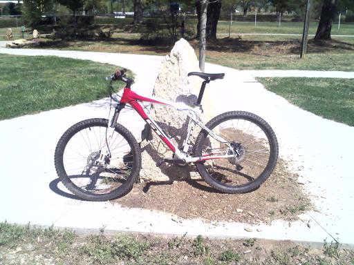 GT Bicycles Avalanche 3.0 White and Red