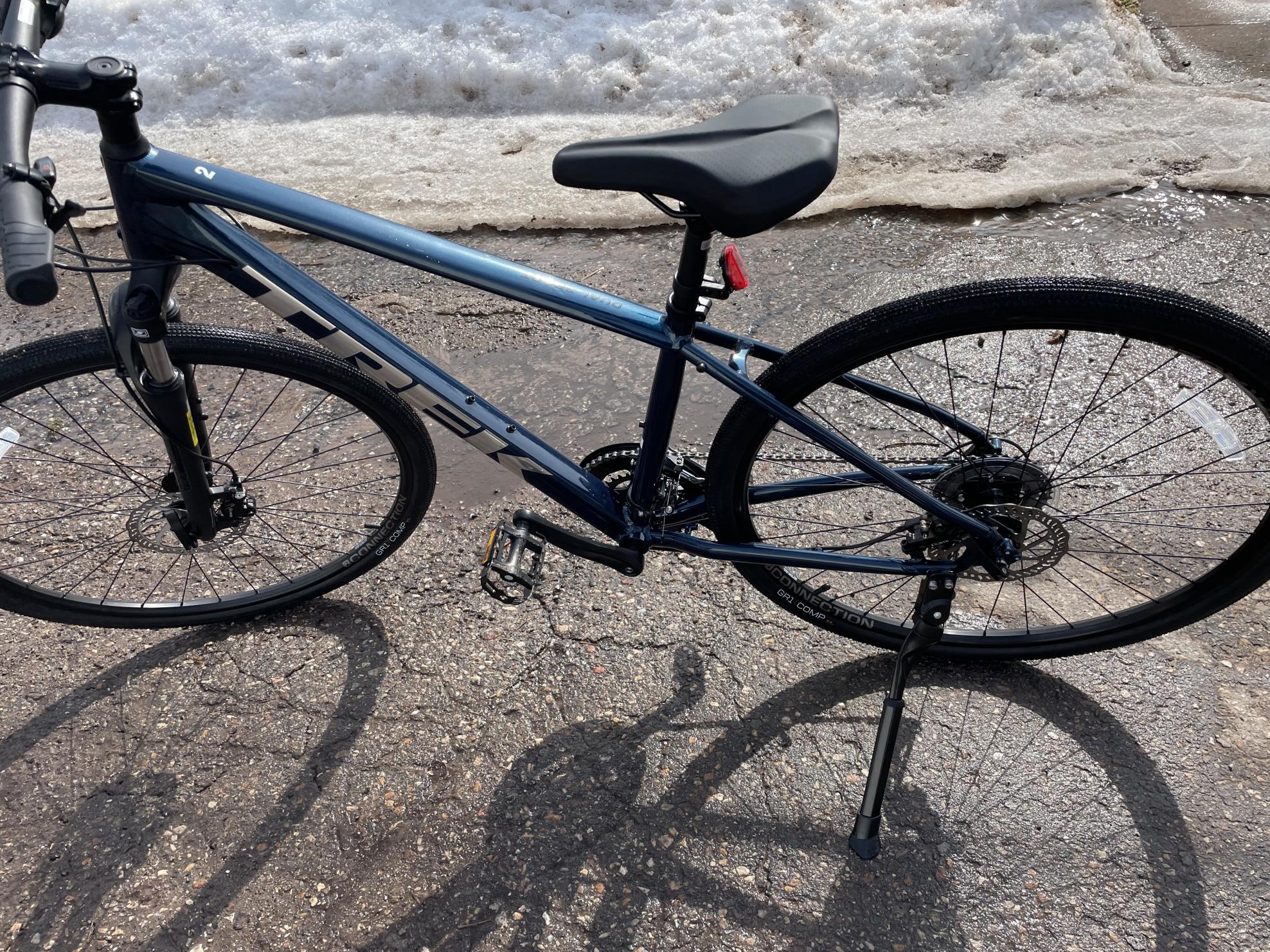 2022 Trek Dual Sport 2 M Blue and Silver, gray or bare metal