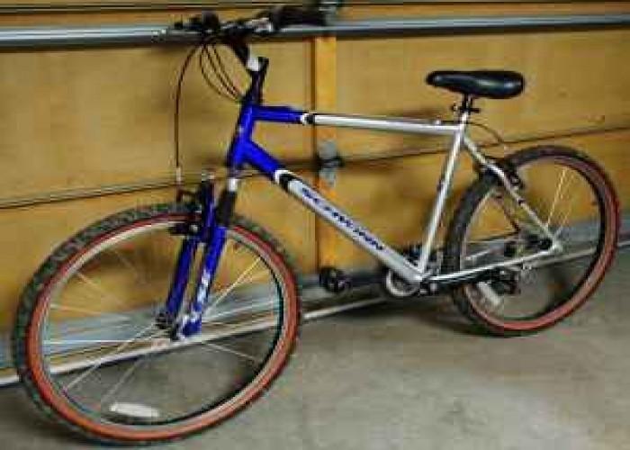 2002 Schwinn Frontier  Black