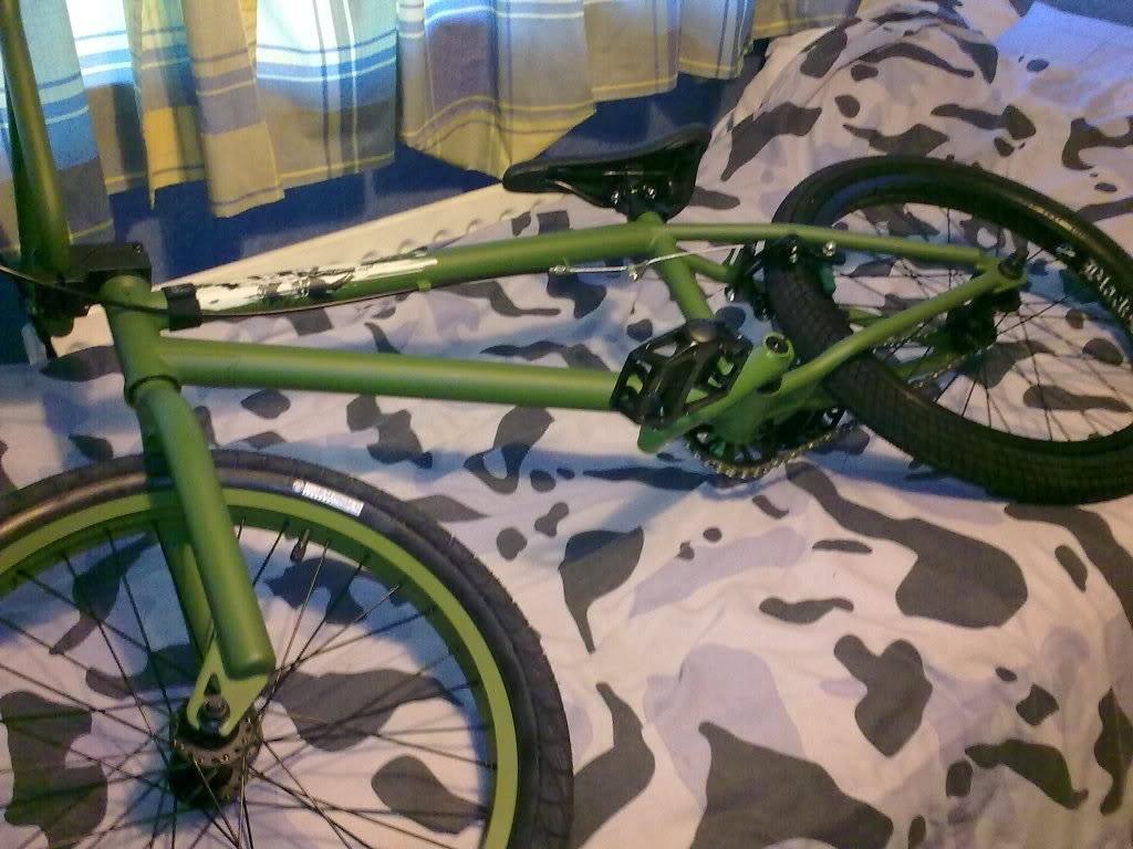 2009 Premium Duo Green and Black