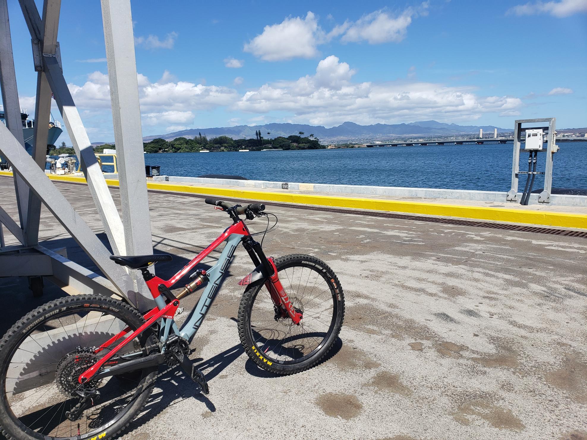 2019 Intense Tracer Red