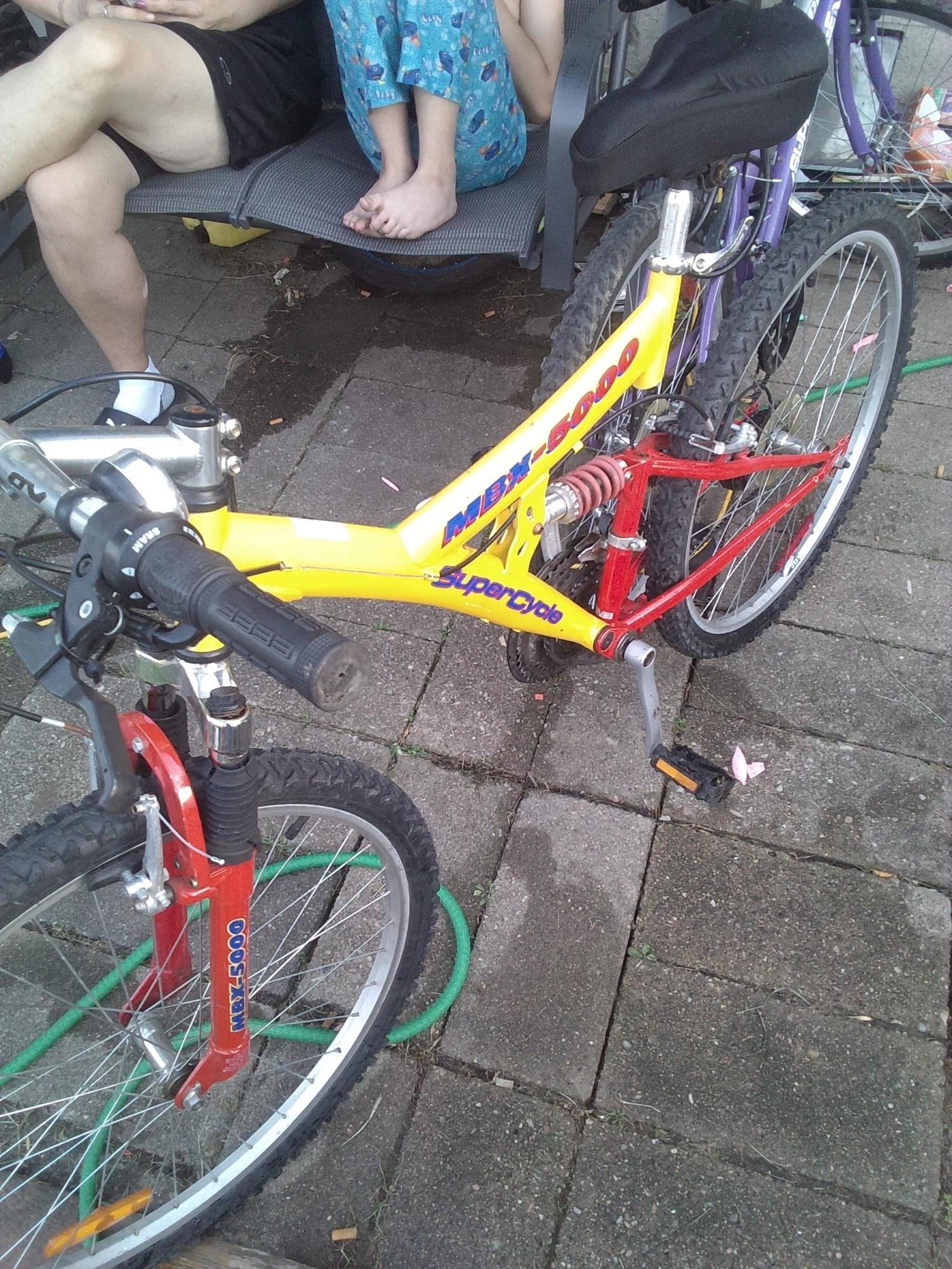 Supercycle Yellow or Gold and Red