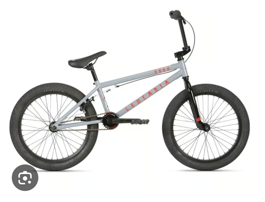 2022 Haro Leucadia Silver, gray or bare metal