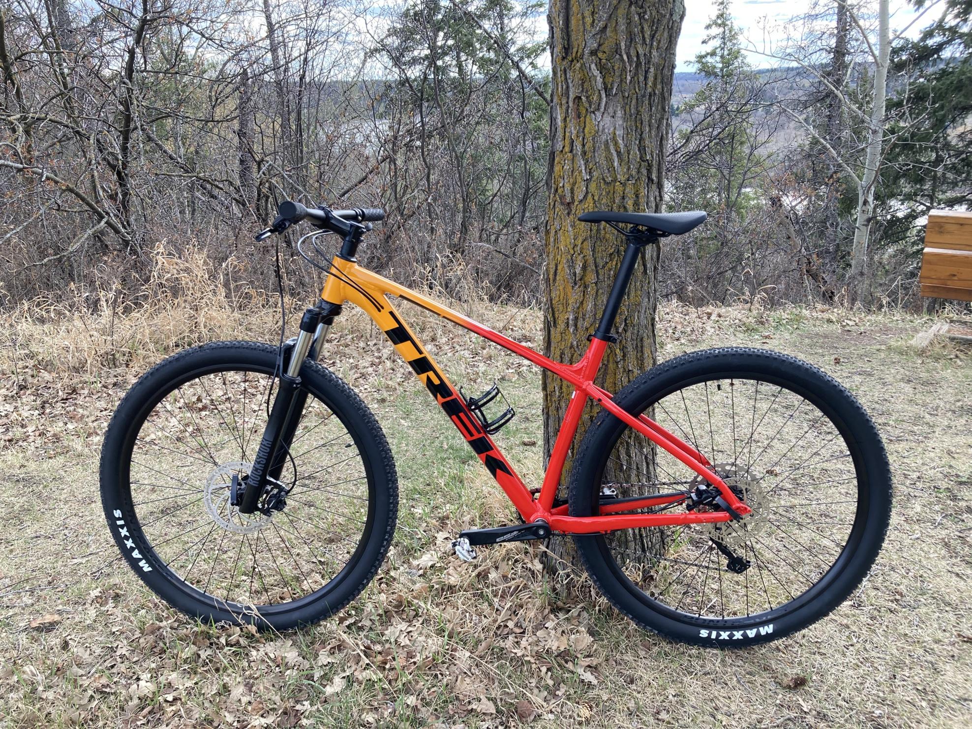 2023 Trek Marlin 7 Red