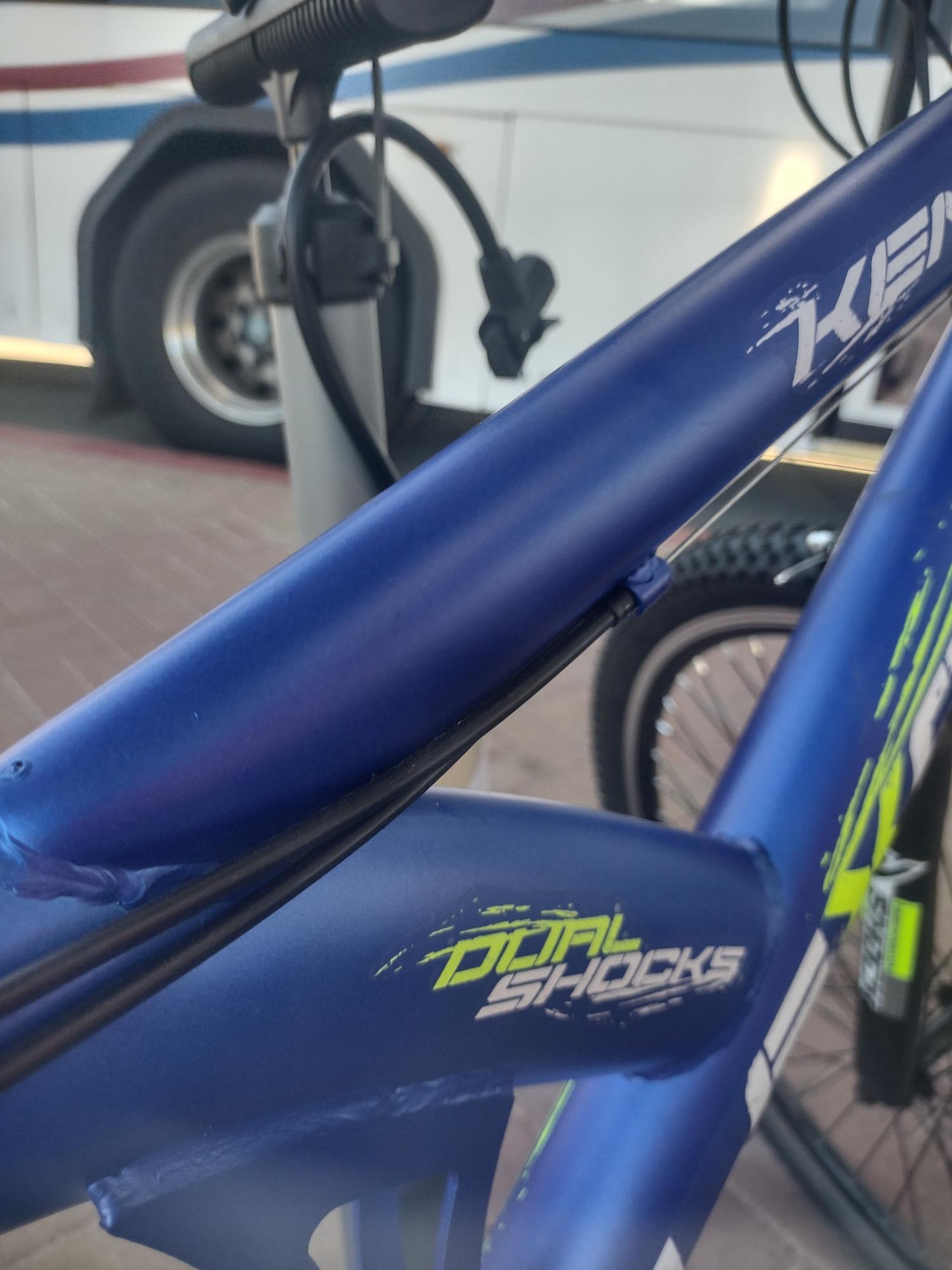 2022 Kent 2 pice spring and front shock Blue