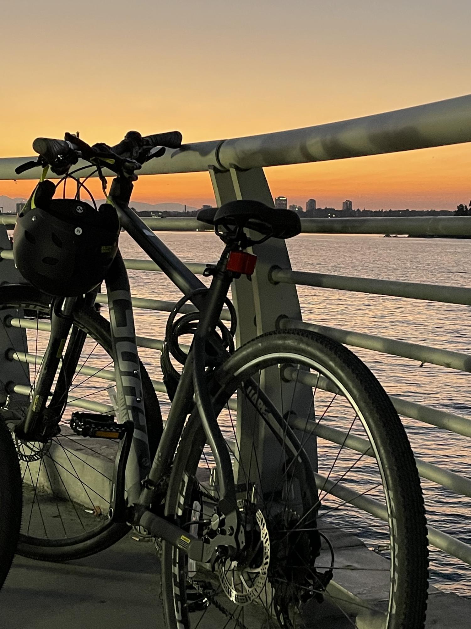 Ghost Square cross 1.8 Silver, gray or bare metal