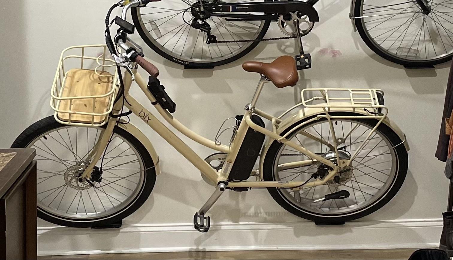 2021 Blix Commuter White