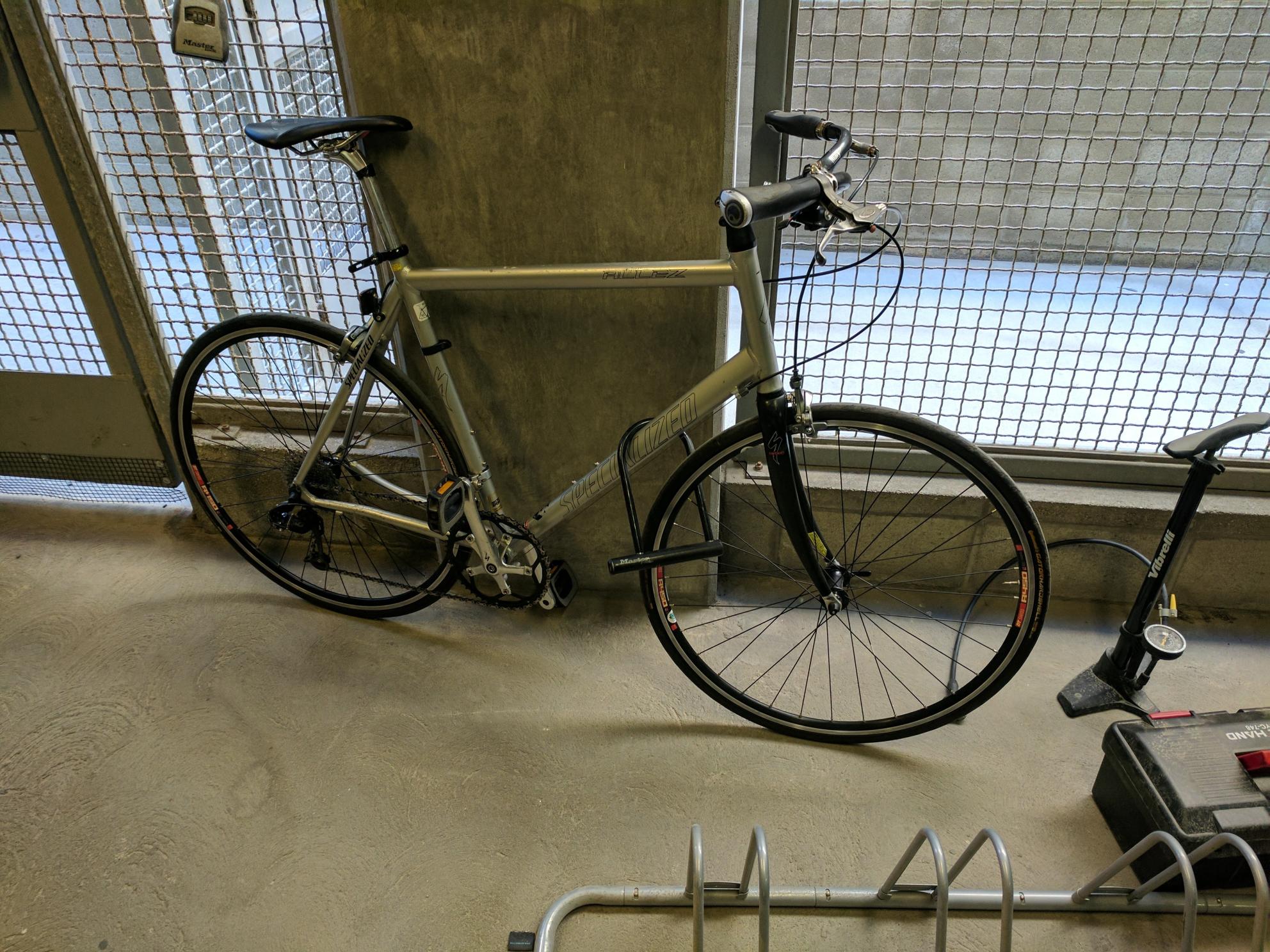 Specialized Allez Silver, gray or bare metal