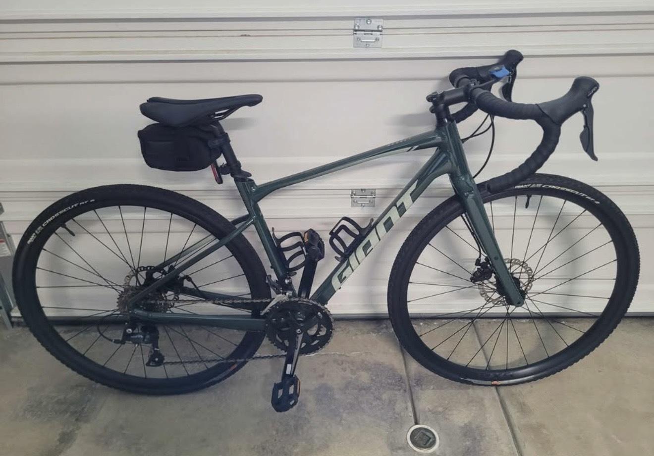 2021 Giant Revolt 2 Green