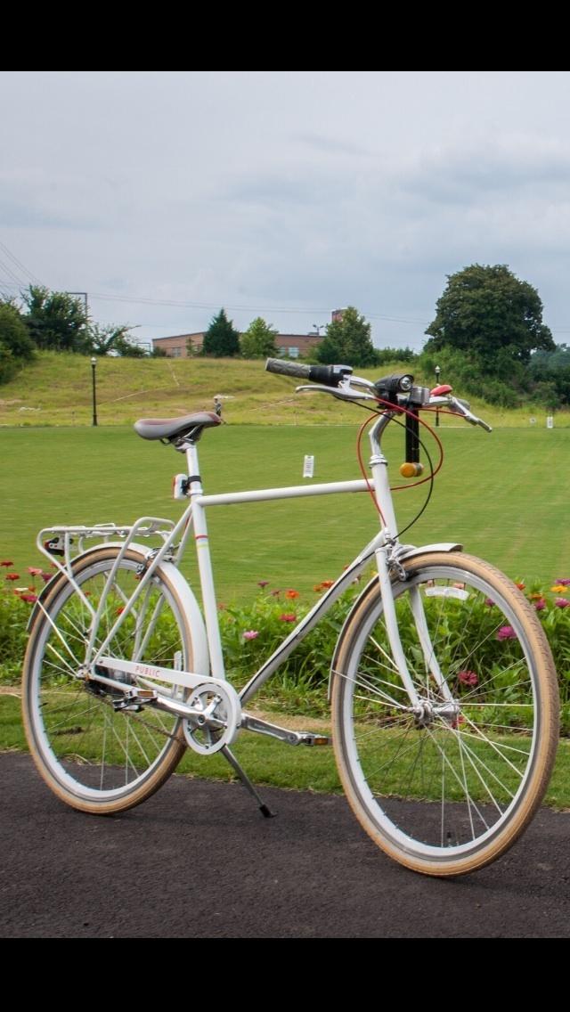 2011 Public D8  White