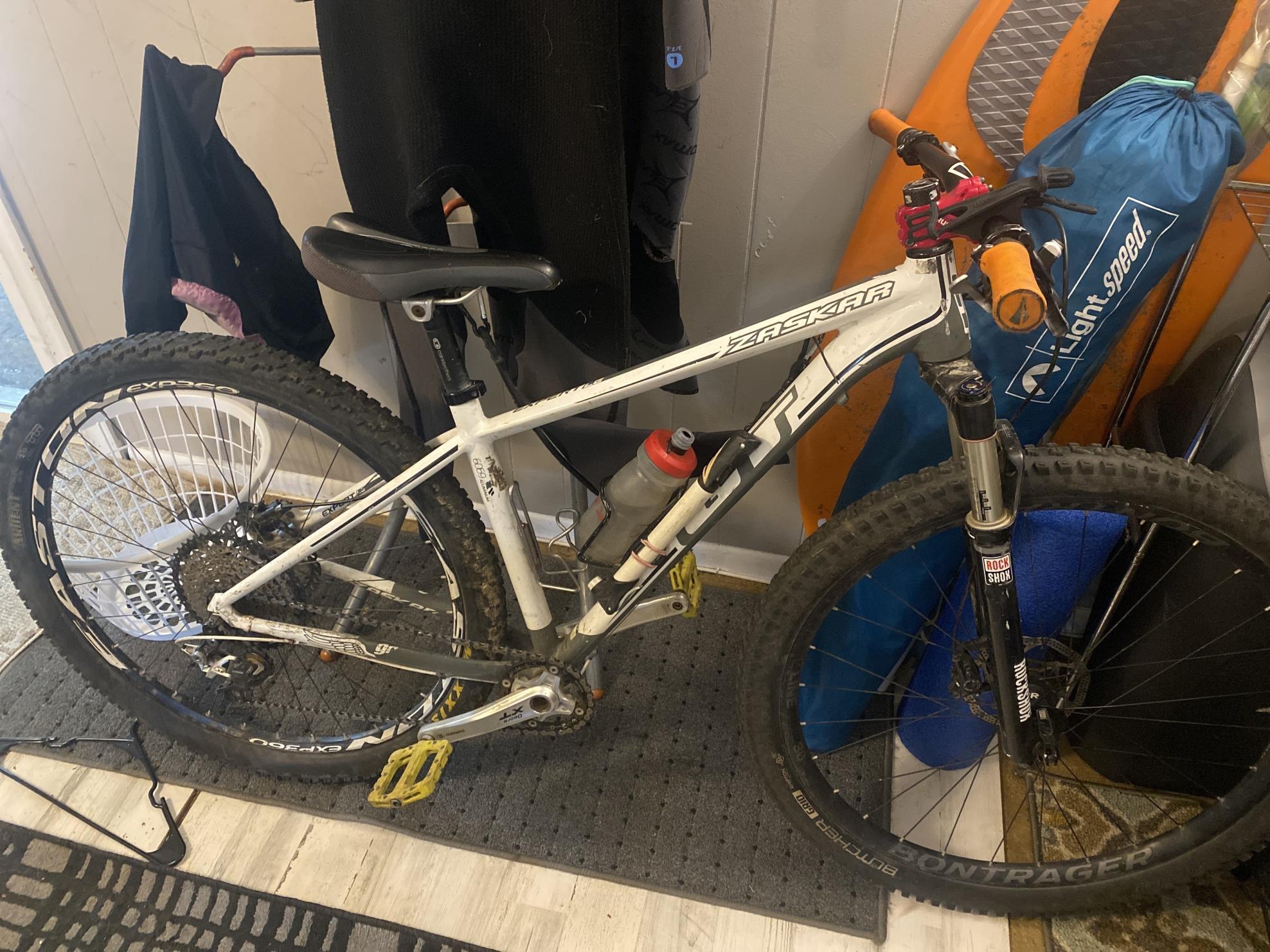 2012 GT Bicycles Zaskar White