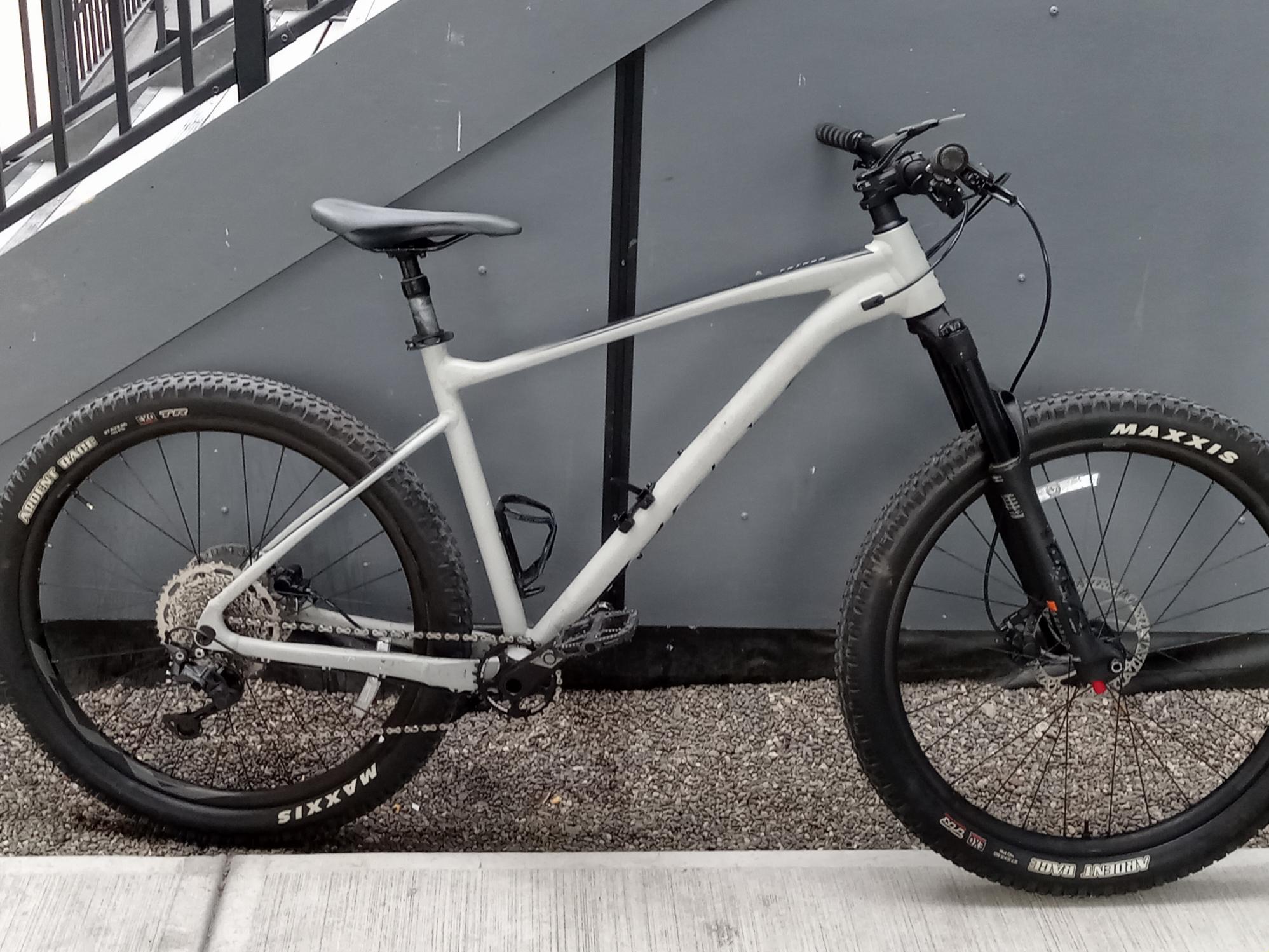 2022 Giant Fathom 2 Silver, gray or bare metal