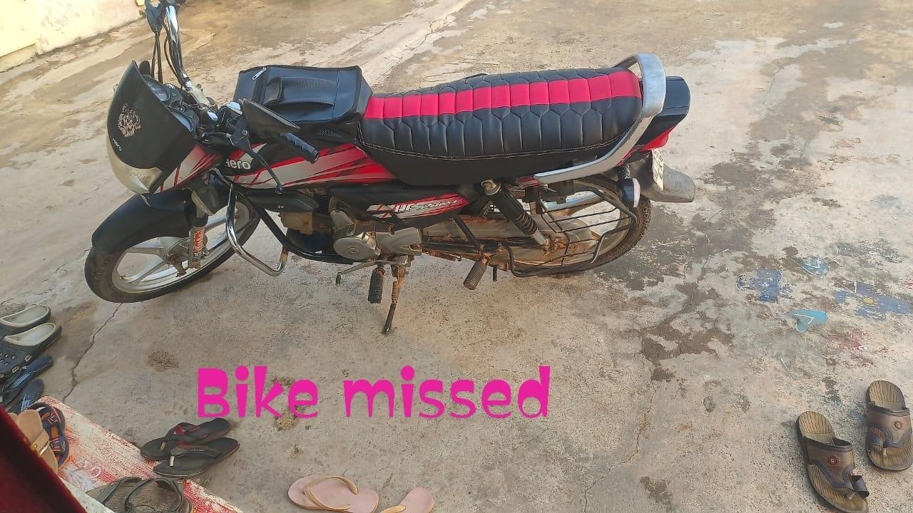 2016 Hero Cycles Ltd Hero Hf Deluxe Black, Red, and Silver, gray or bare metal