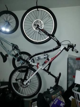 2012 Specialized Camber Comp 26 White