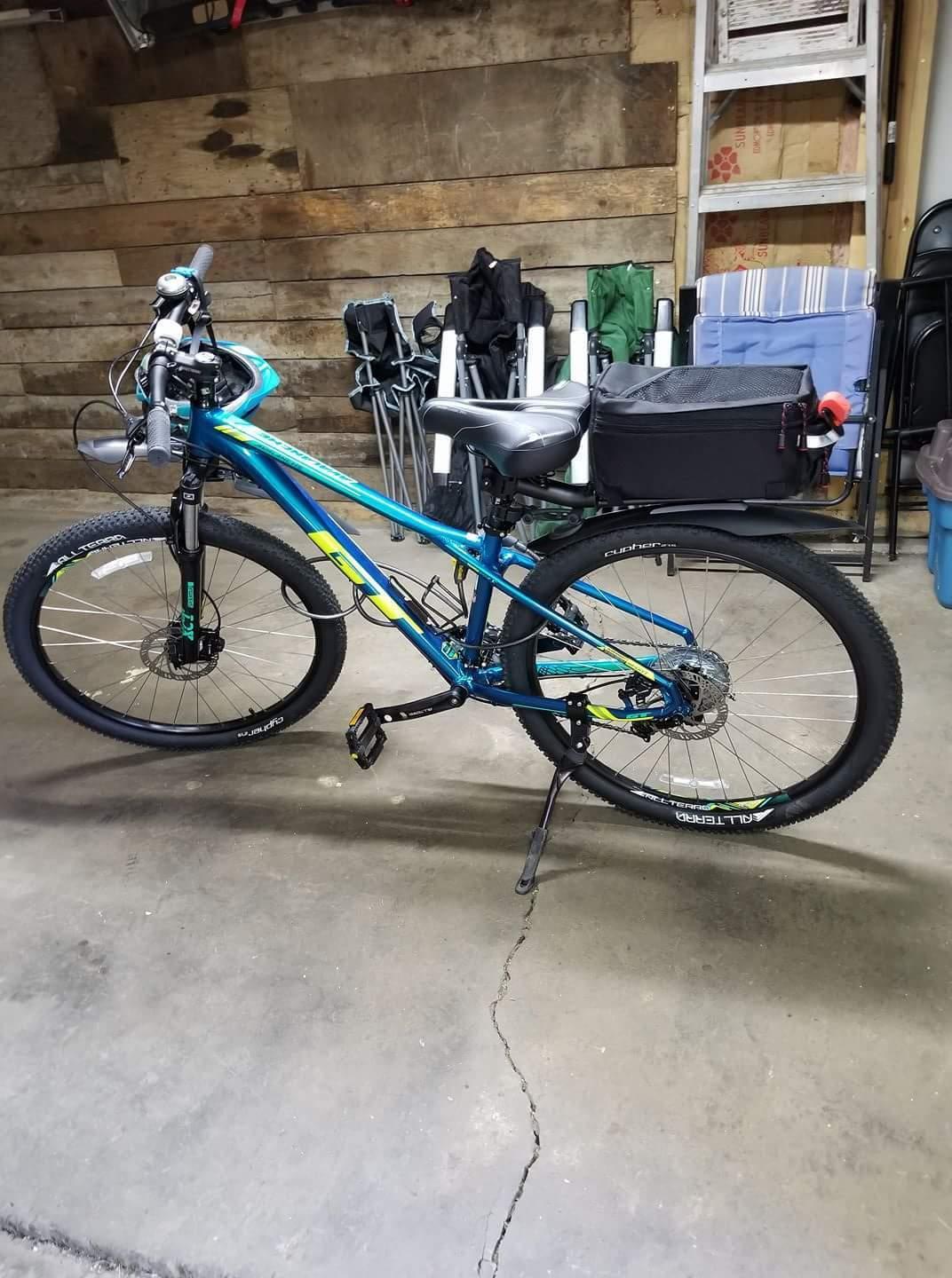 2017 GT Bicycles Avalanche Sport Teal