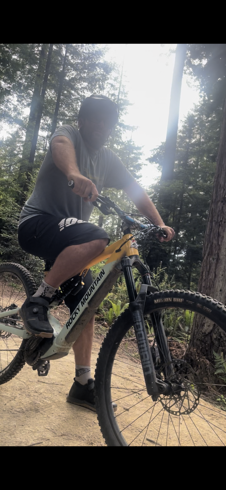 2022 Rocky Mountain Bicycles Altitude Power Play Yellow or Gold