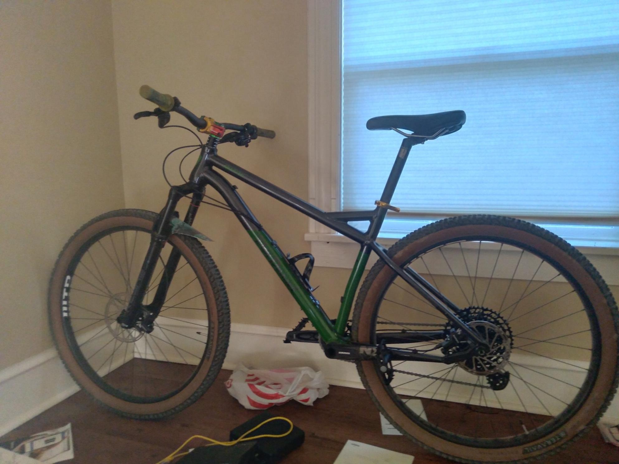 2021 Van Dessel gnarzan Green and Black