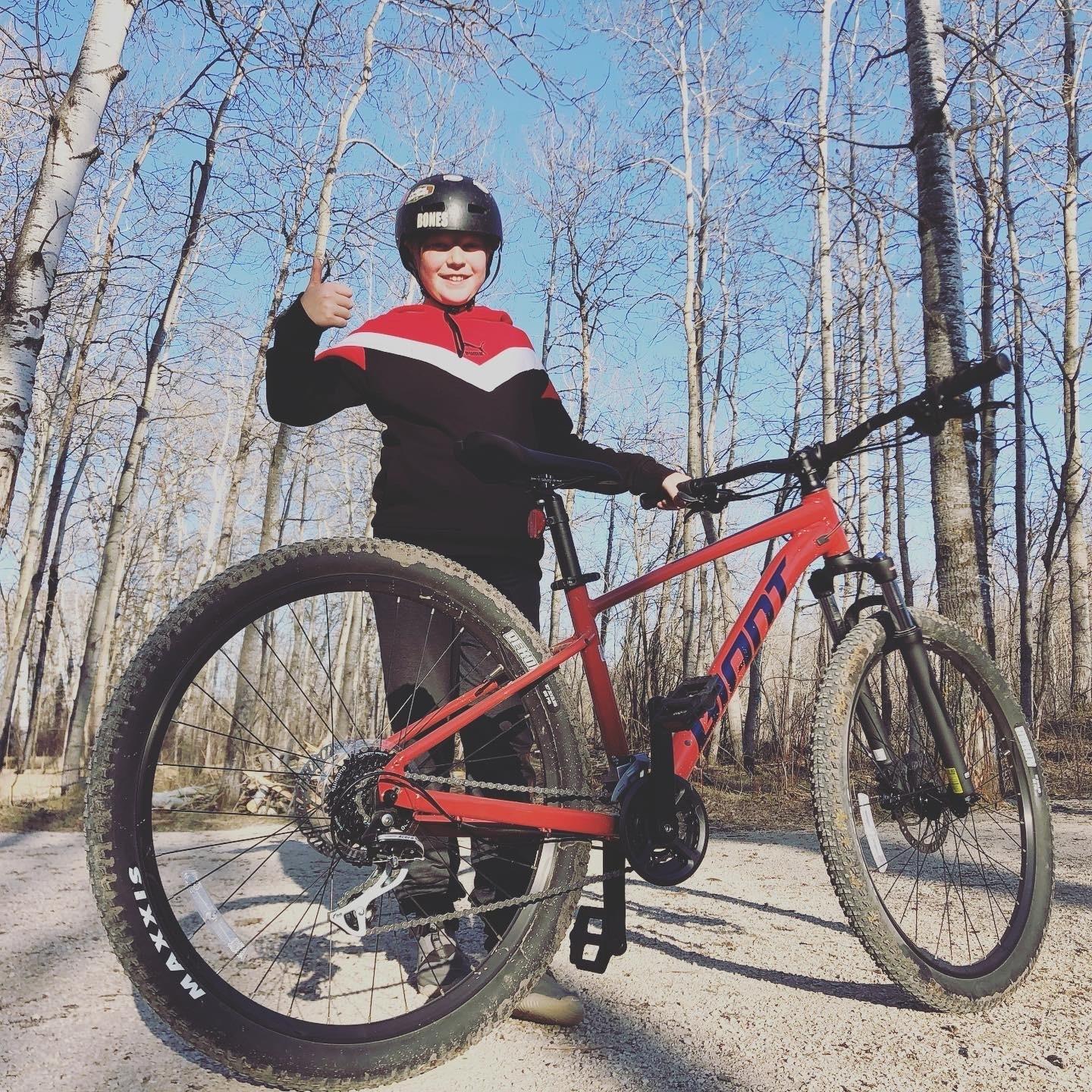 2021 Giant Talon 2 Red