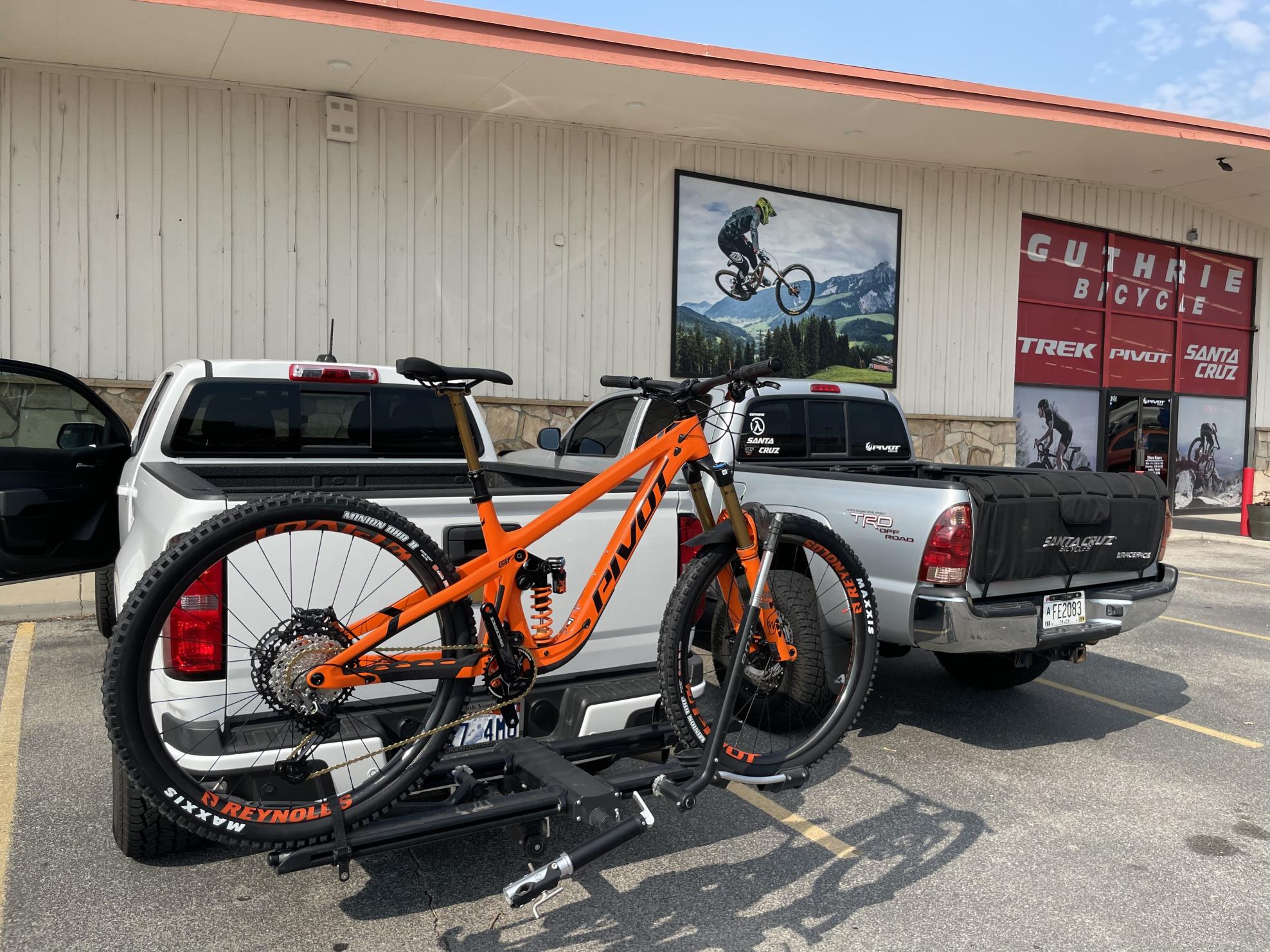 2022 Pivot Firebird 29 Orange