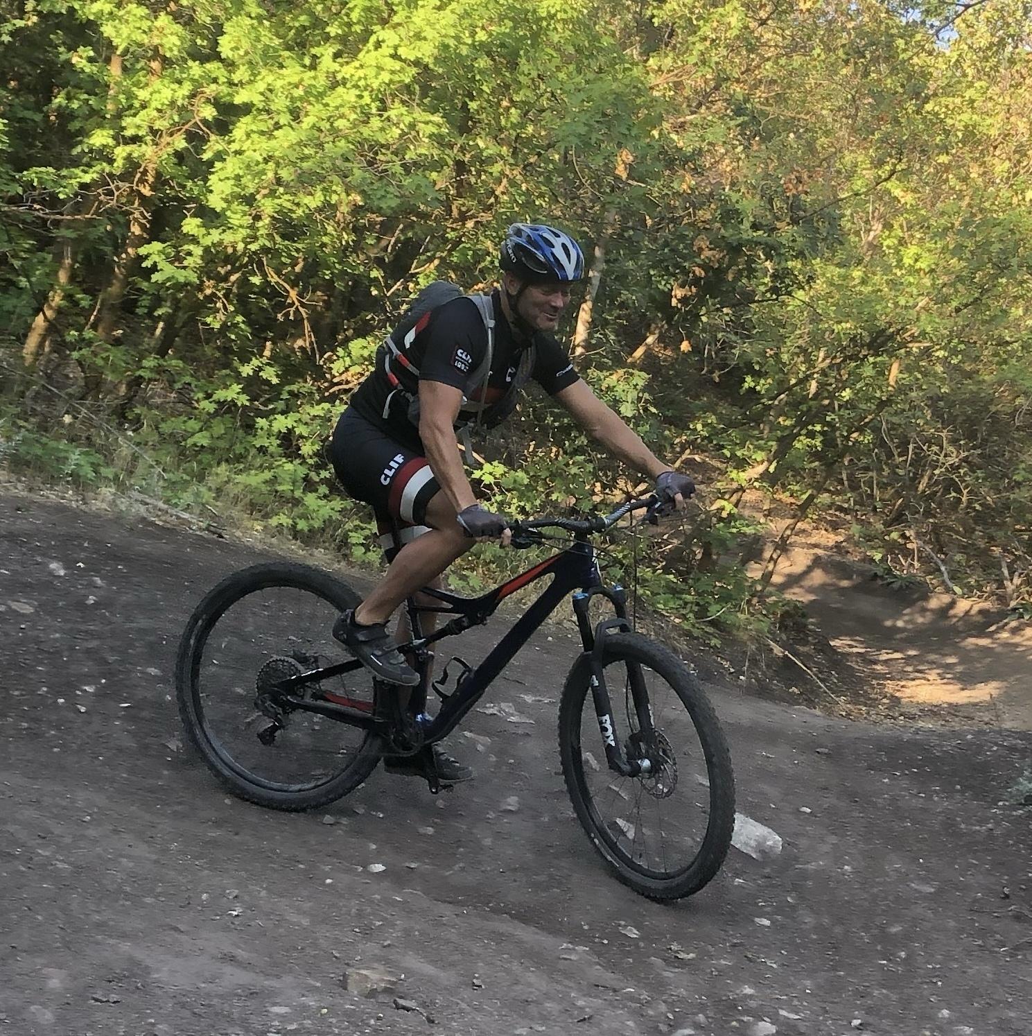 2017 Specialized Camber Blue