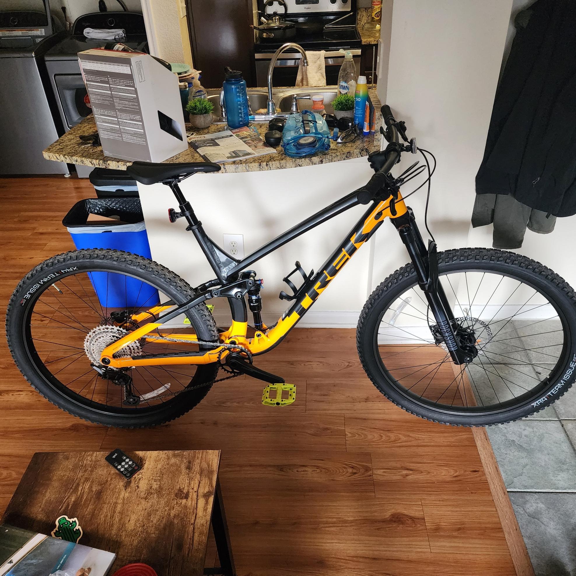 2023 Trek Fuel ex 5 Yellow or Gold and Silver, gray or bare metal