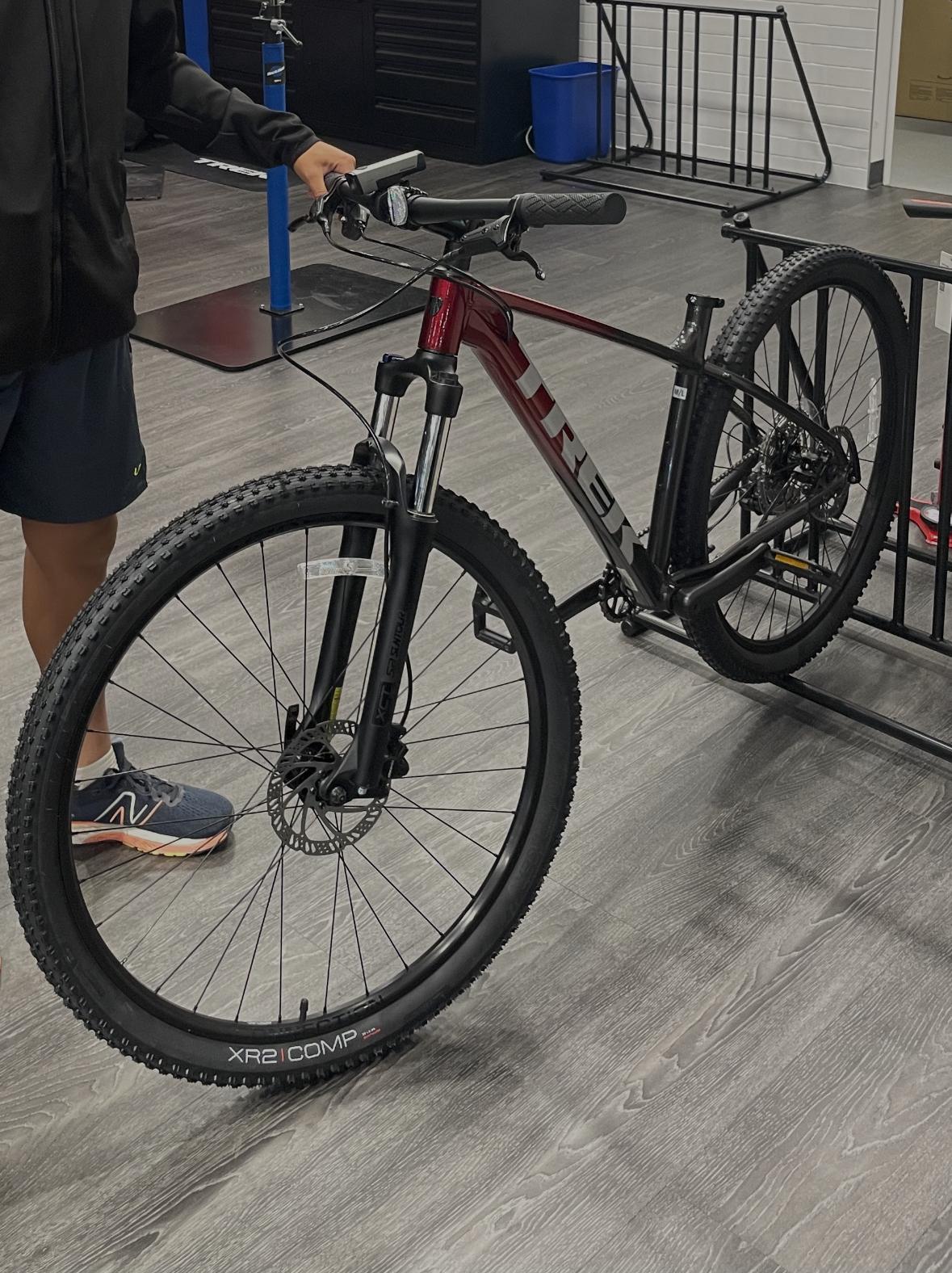 2022 Trek Marlin 6 Silver, gray or bare metal and Red