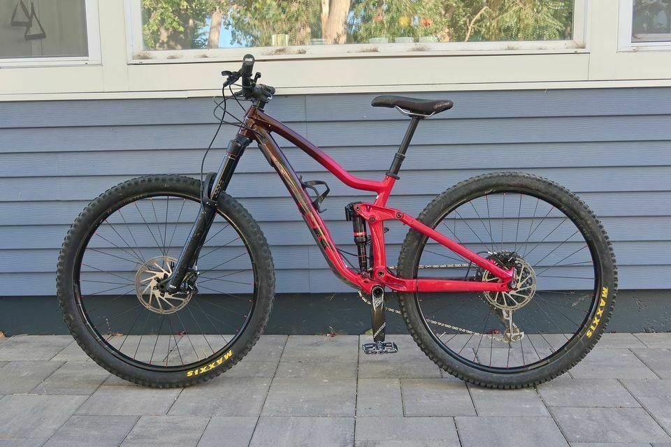 2020 Trek Slash 8 Red