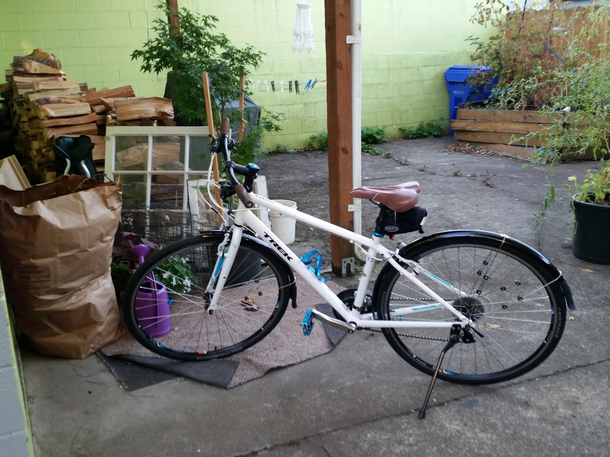 2016 Trek 7.2 FX WSD White