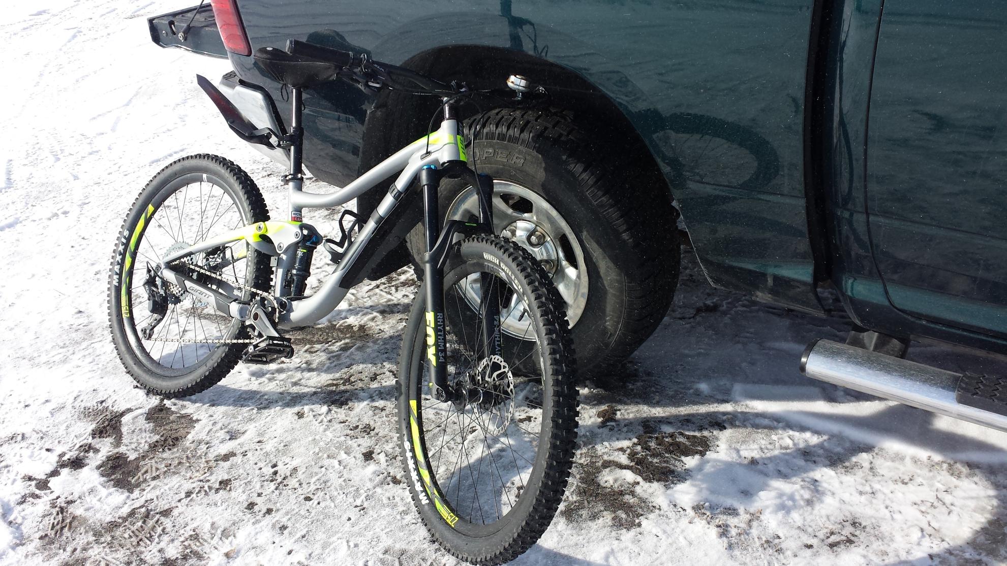 2018 Giant Trance Silver, gray or bare metal