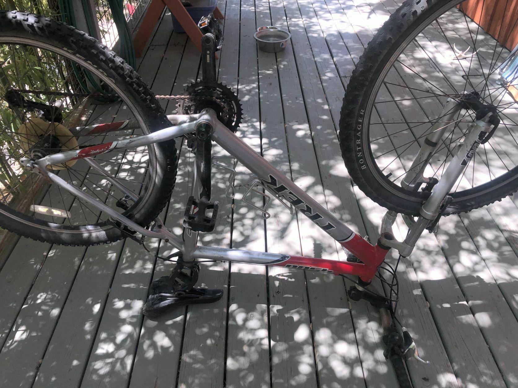 Trek 4500 Red and Silver, gray or bare metal