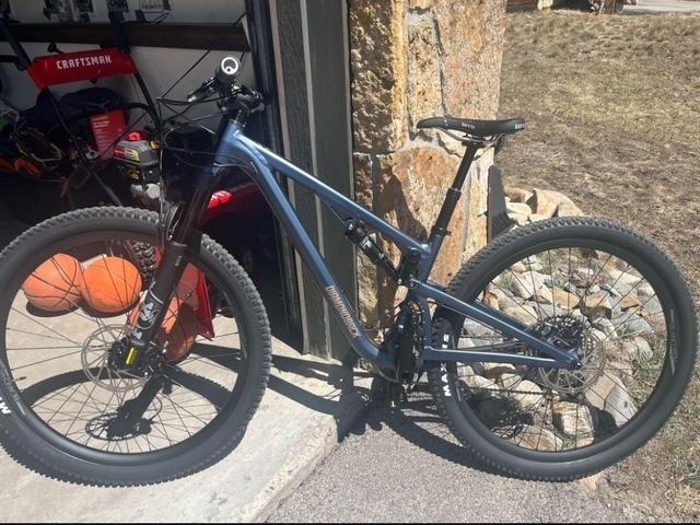 2025 Diamondback Yowie 2 Blue