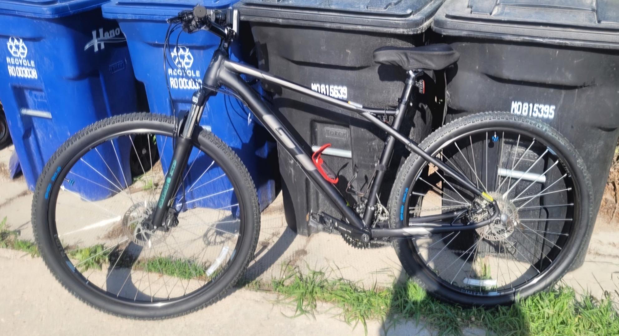 2022 GT Bicycles Hardtail Black and Silver, gray or bare metal