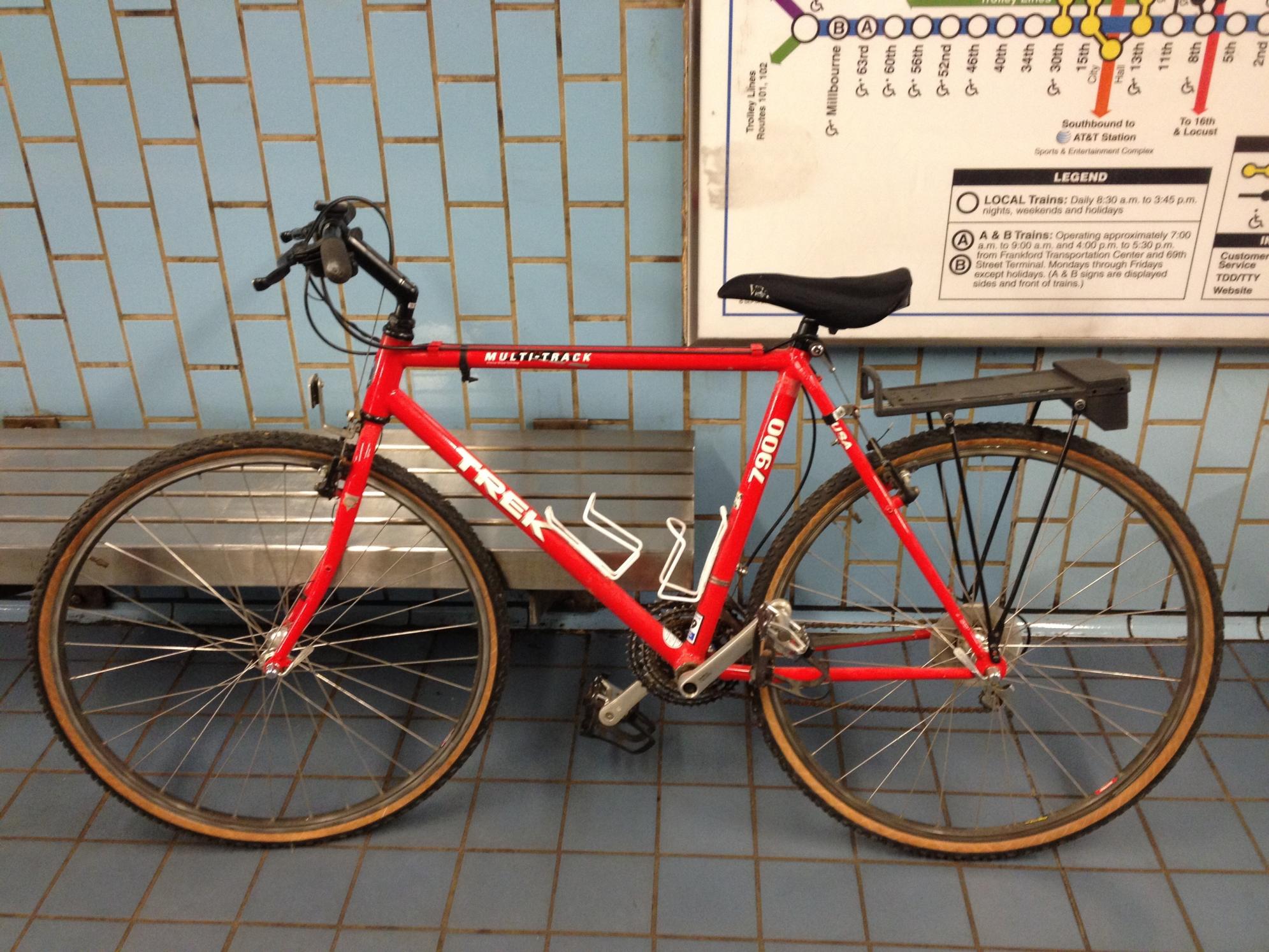 Trek 7900 Red