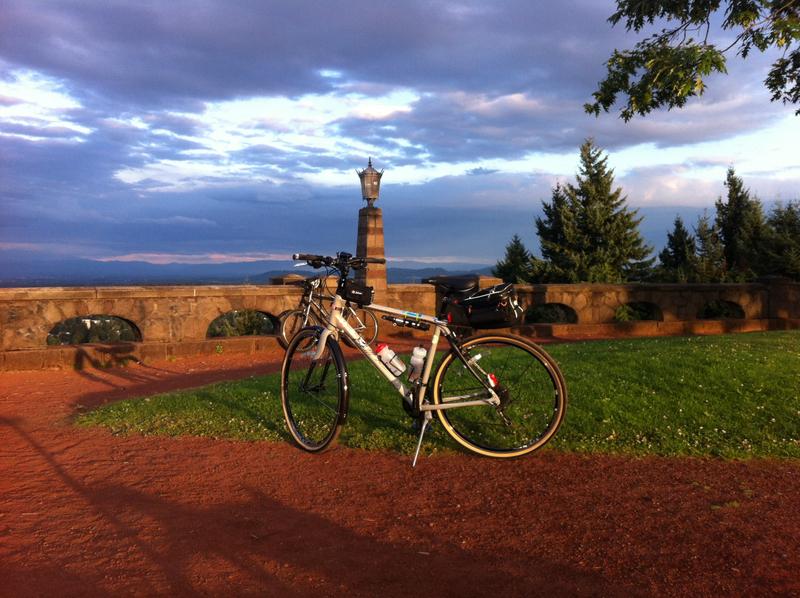 2010 Cannondale Quick 2 Hybrid  Black