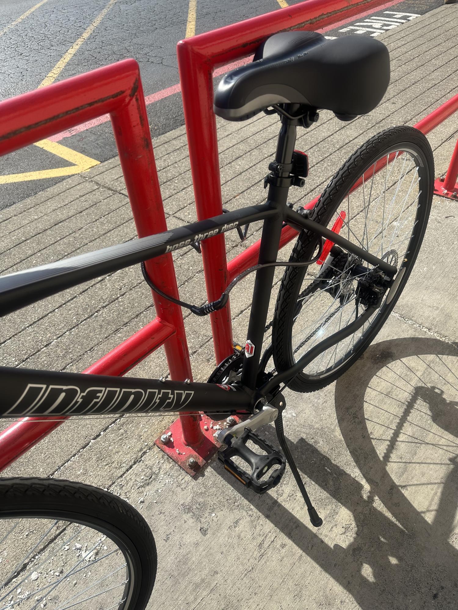 2023 Boss Infinity 18” (45.72 cm) Hybrid Aluminum Black