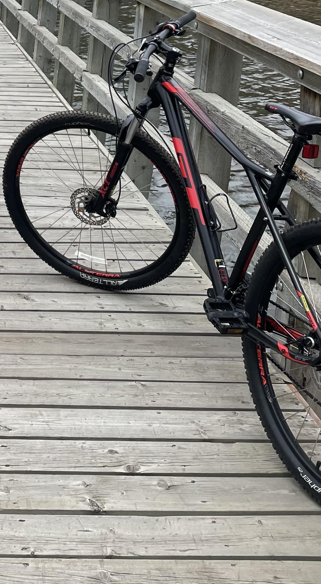 2020 GT Bicycles Black