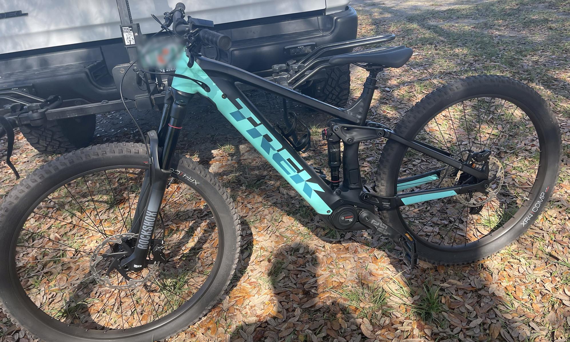 2022 Trek Rail 5 Black and Teal