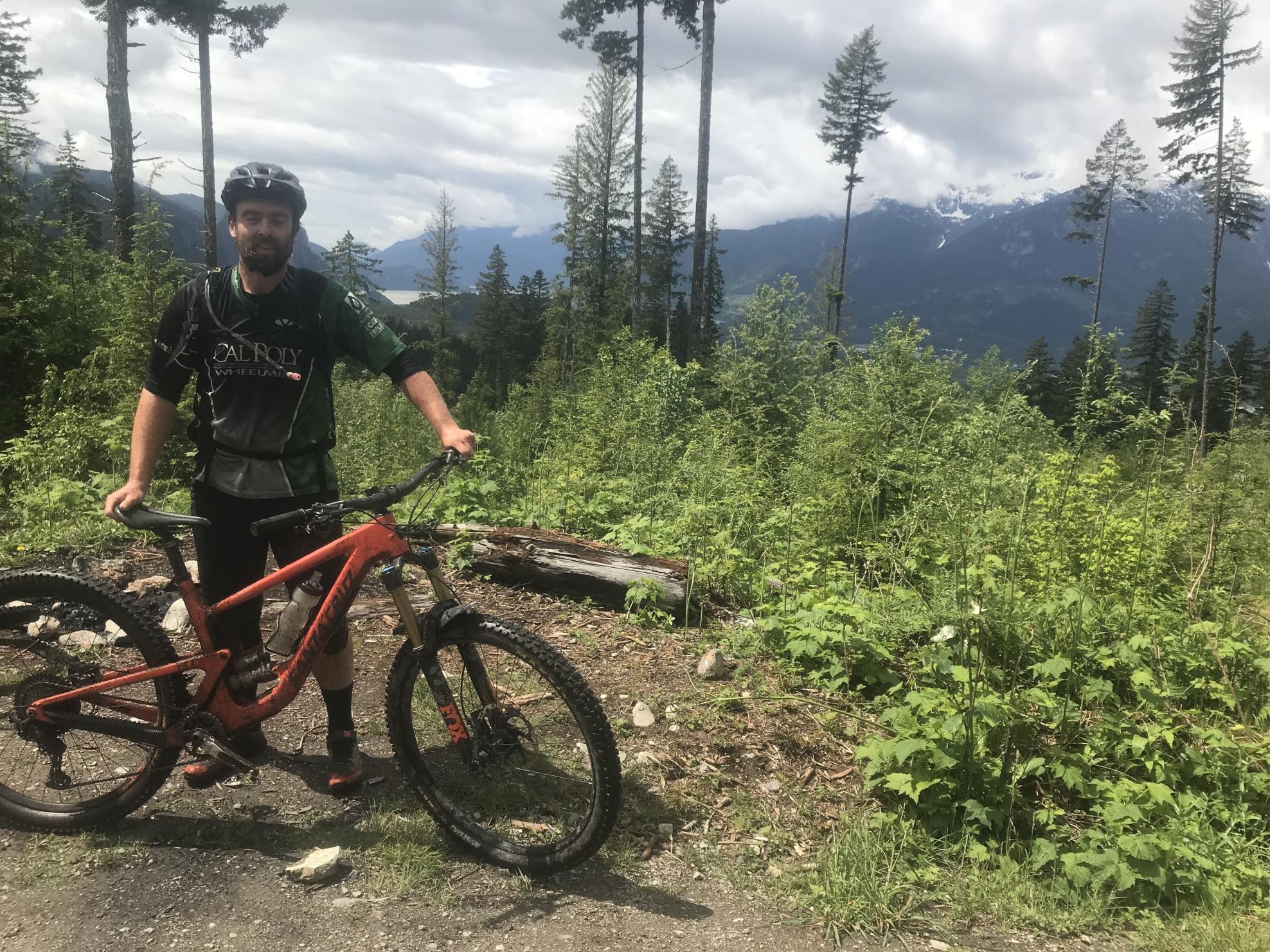 2022 Santa Cruz Hightower C Red