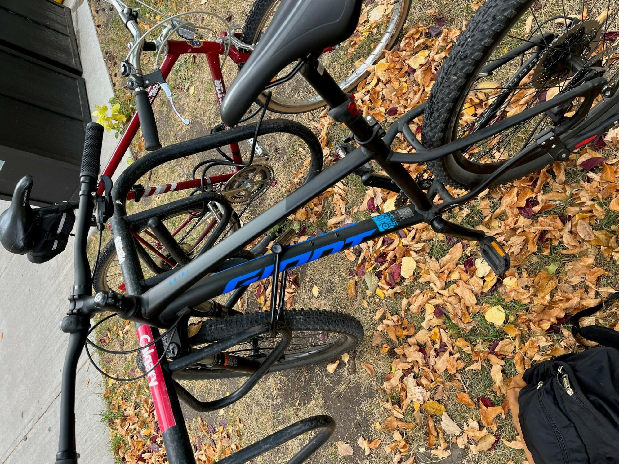 2022 Giant Talon 1 M 27.5 Black